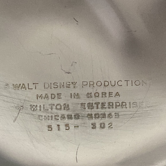 Wilton Disney Mickey Mouse Cake Pan - Picture 2 of 3
